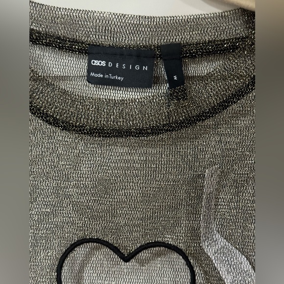 ASOS DESIGN Skinny Long Sleeve T-Shirt in Metallic Mesh w/ Heart Cut Out Size M - Picture 2 of 5